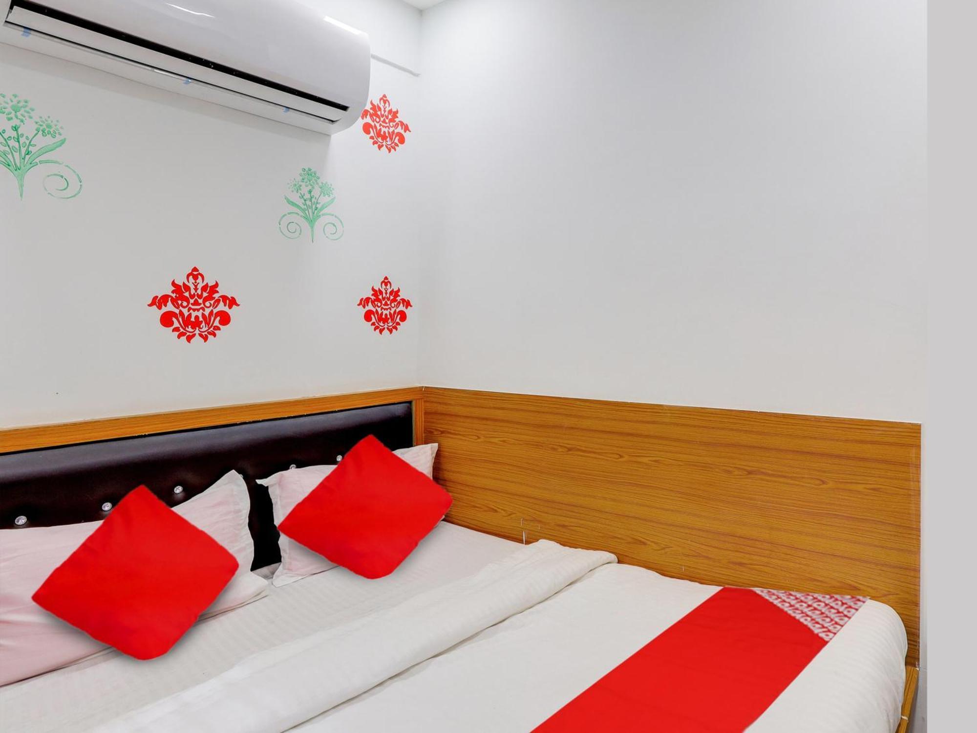 Hotel O Green City Szúrat Kültér fotó